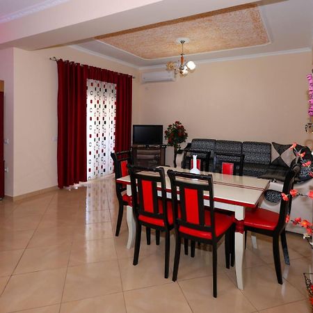 Rio'S Apartment 培拉特 外观 照片
